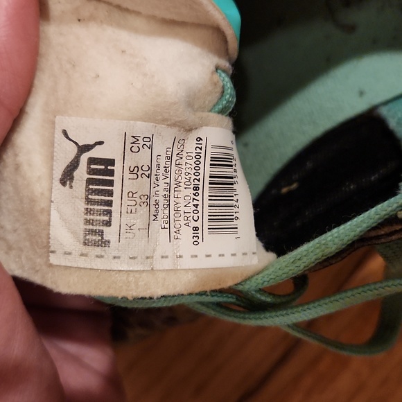 Soccer cleats, Puma One, size 2c - Picture 2 of 5